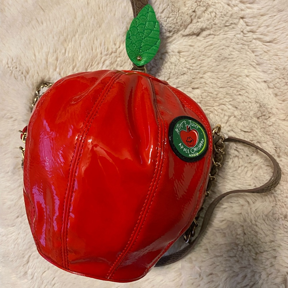 Betsy Johnson apple orchard crossbody bag